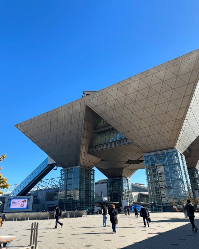 本日は，コスメ関連を見てきました😊✨

たくさんの企業様があり，たくさん学ぶことができ，楽しい展示会でした✨✨

#包装仕上げ #清水印刷紙工 #医薬部外品 #コスメ #健康食品